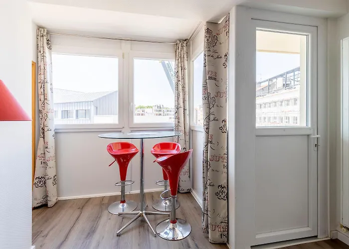 Апартаменты Soleil Couchant Balcon Parking Gare Un-sejour-a-part *